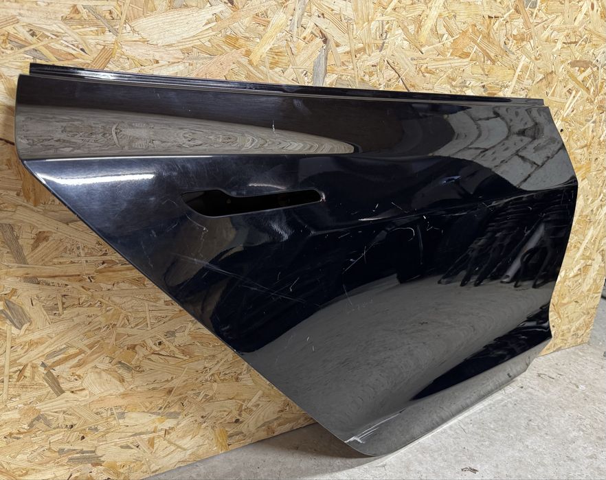 Tesla Model 3 двері задні праві