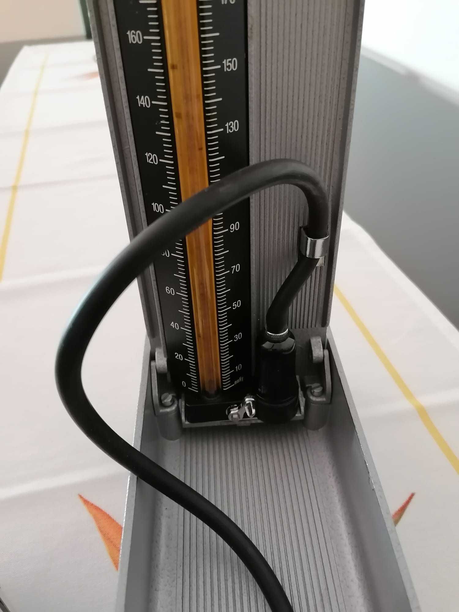 Medidor de tensão - Esfigmomanometro antigo