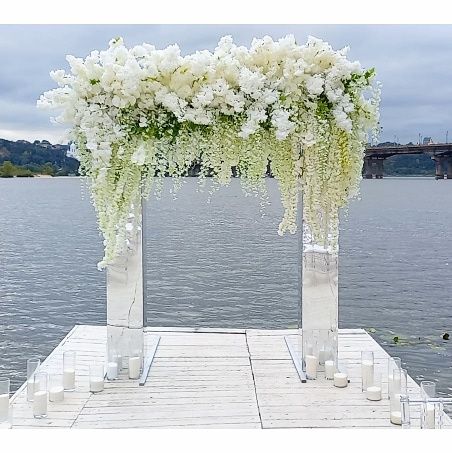 Арка недорого,Стіл молодят,Фотозона,Президиум,Тамада,Ведуча 6500грн+Dj