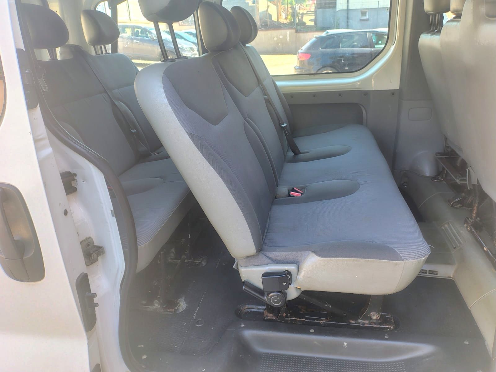 Opel vivaro 2007 r 2.0 d 9 osobowy