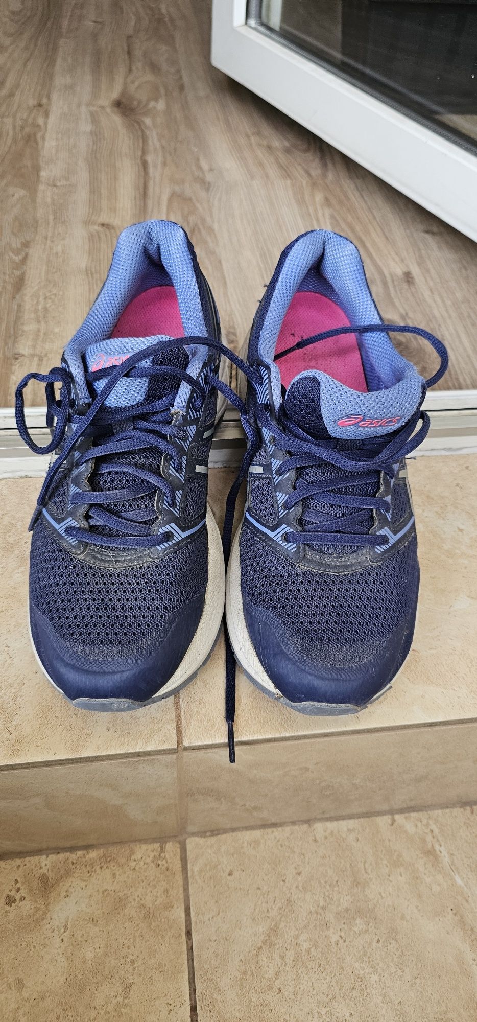 ASICS GEL- PHOENIX 8 rozmiar 40,5 wkładka 25,8cm stan bardzo dobry