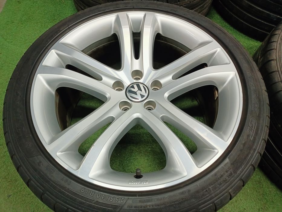 Koła 19" felgi 5x112 et33 opony 255/40/19 VW Tiguan R-line Wysyłka