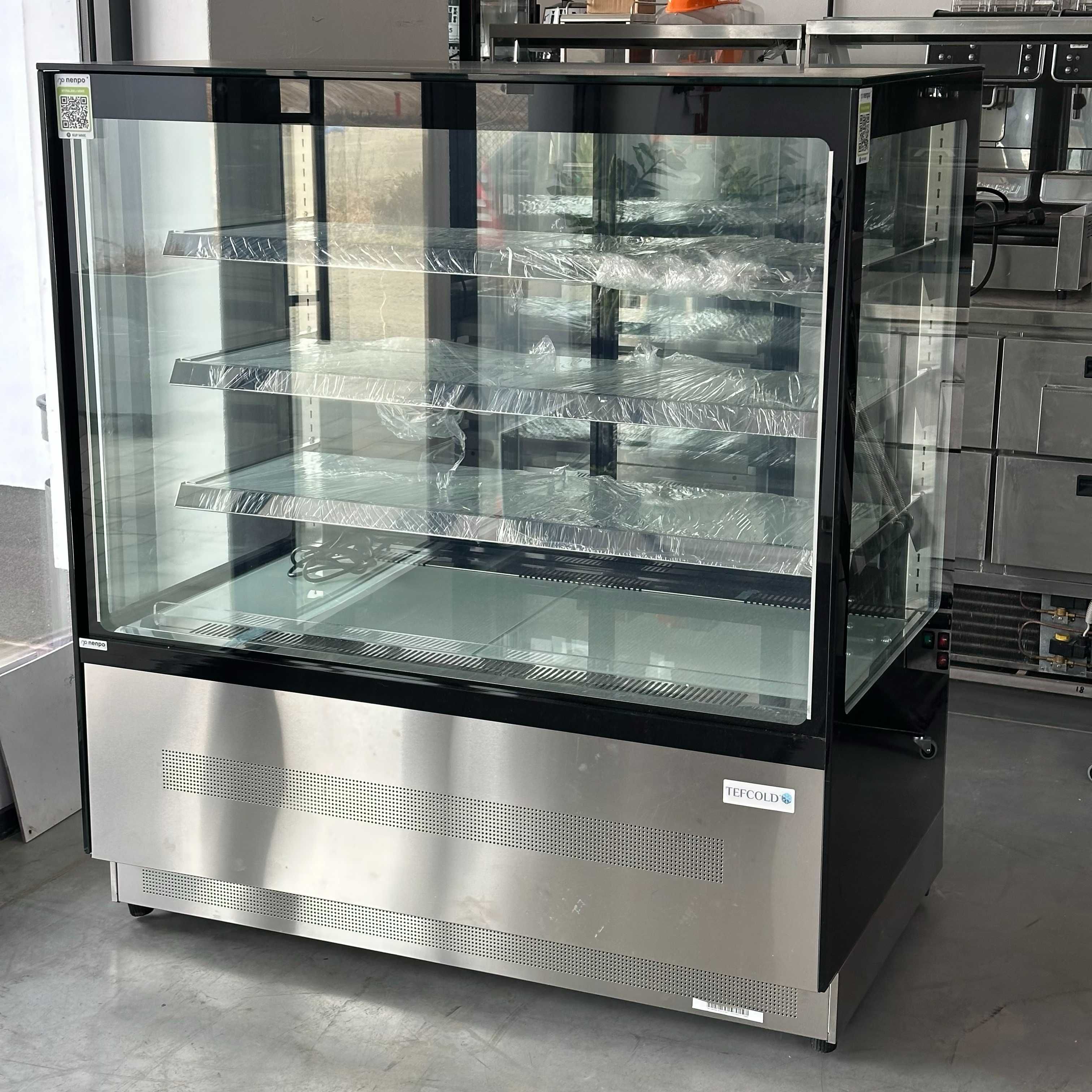 Witryna cukiernicza chłodnicza Tefcold LPD1203F/BLACK