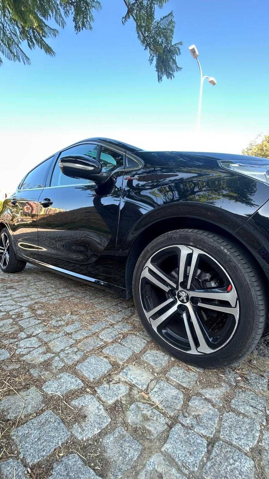 Peugeot 208 1.2 e-THP GT Line AUTOMÁTICO - TETO PANORÂMICO