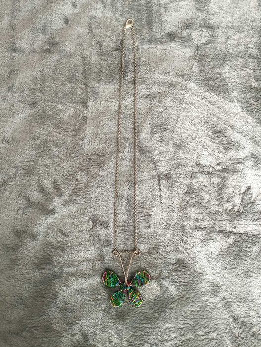 Colar borboleta feito à mão