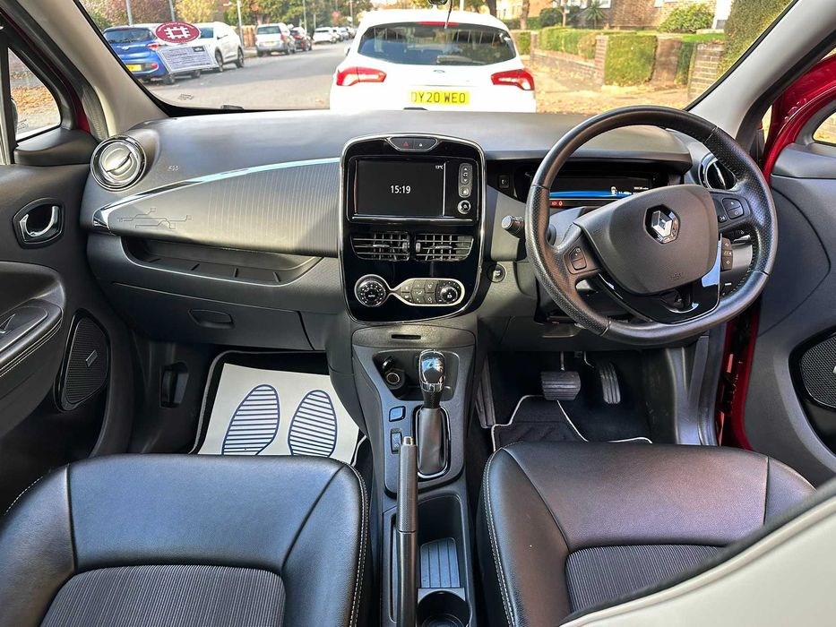 Renault Zoe 2019 40 кВт Правий руль розмитнена в Україні.