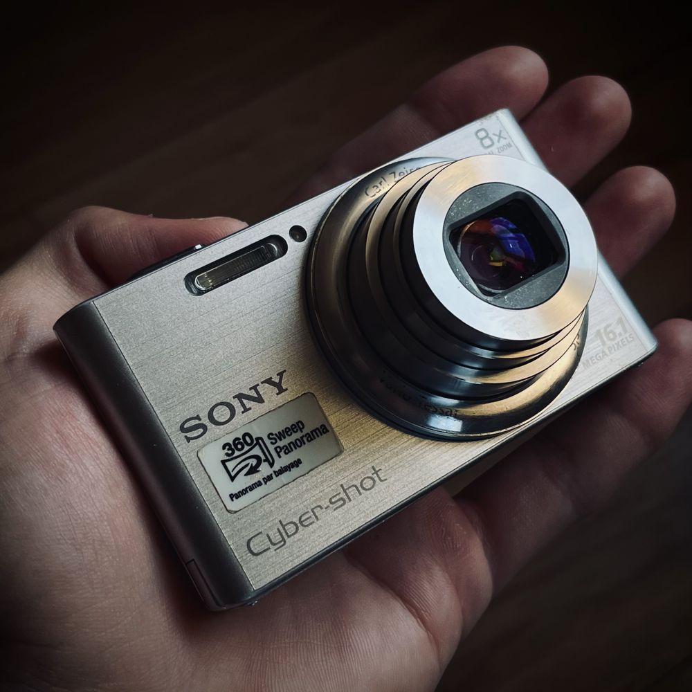 Sony Cyber-Shot DSC-W730 Цифровий Вінтажний Фотоапарат Мильниця