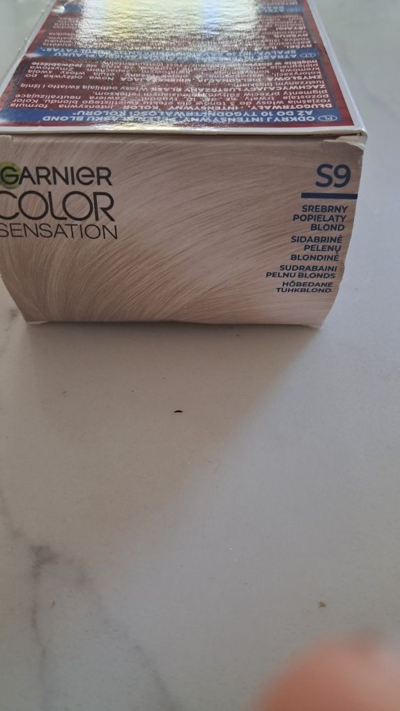 Superrozjasniajacy krem koloryzujący Garnier S9 Srebrny popielaty blon