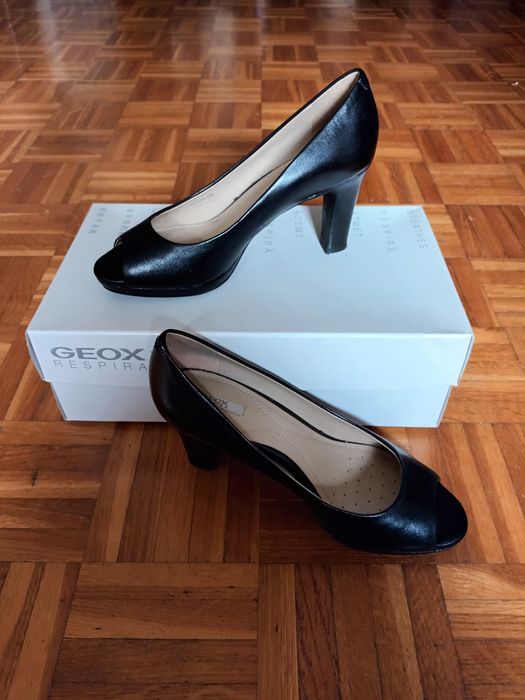 Sapatos de senhora Geox em preto