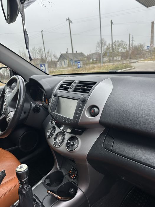 Продам тойота рав 4 2009р 2.2 диз механіка 4/4 НЕРОЗМИТНЕНА