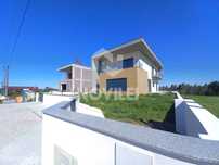 Moradia T4 em construção na Ortigosa, Leiria