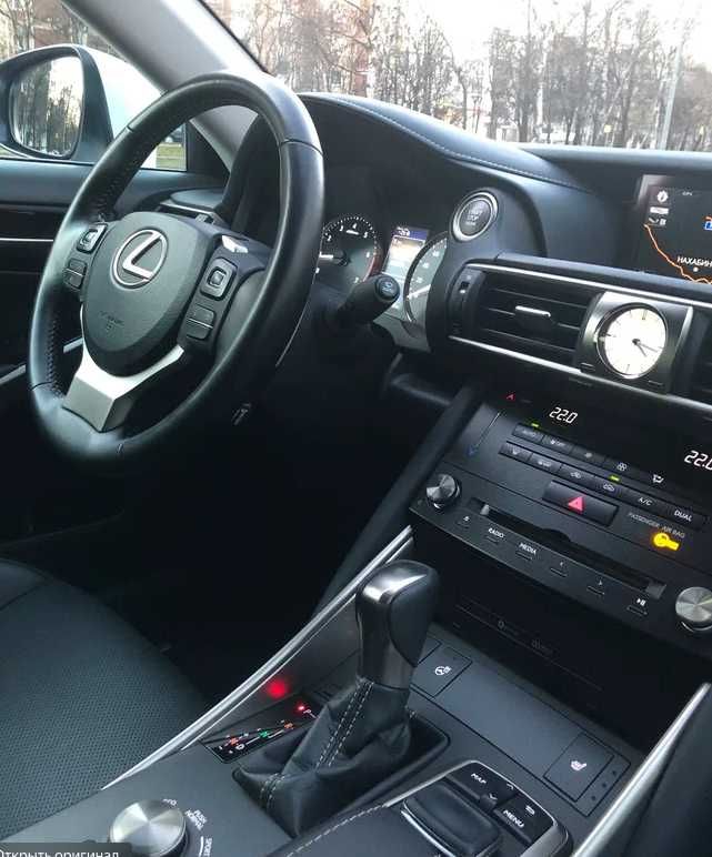 Lexus IS 300 2018 2.0 Бензин