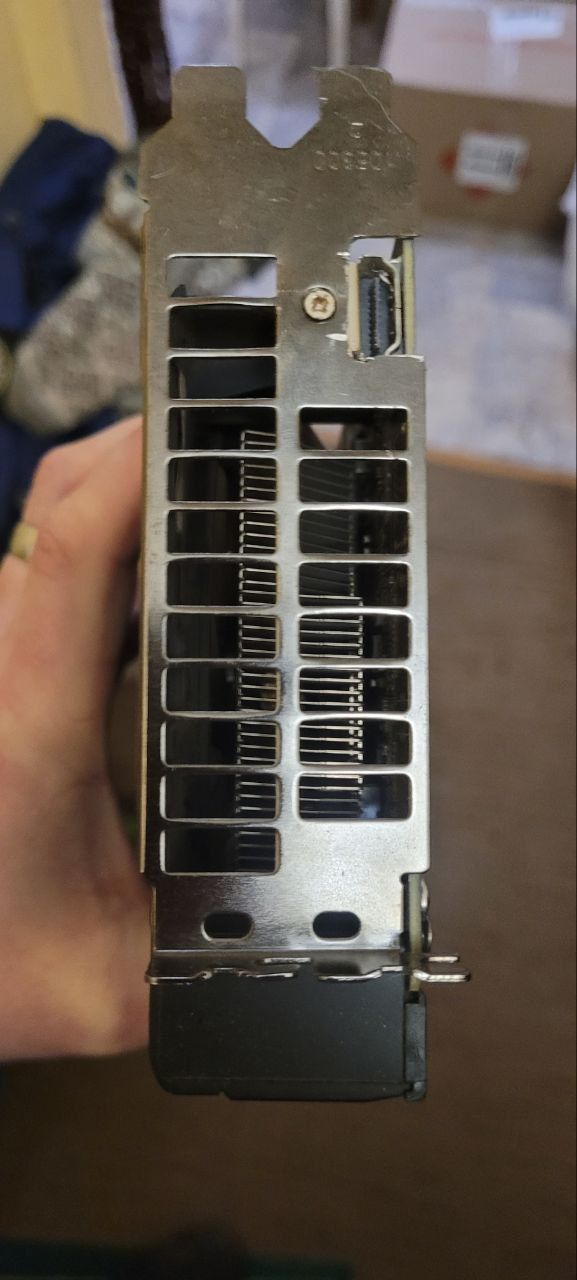 Radeon RX 470 Sapphire Nitro: 4 GB GDDR5 256b, DX12, 8 pin, HDMI*1