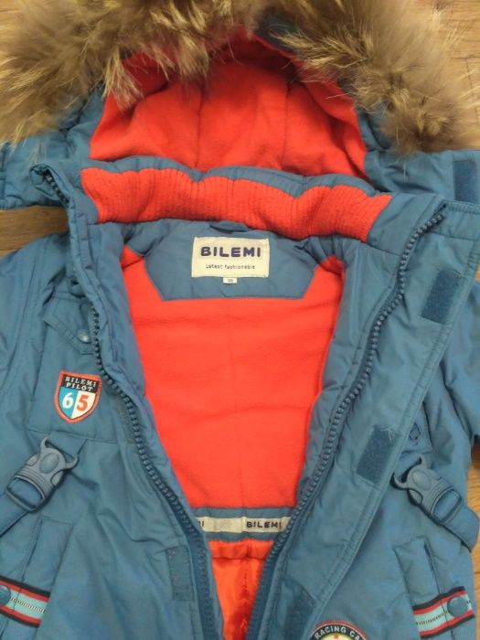 Зимняя тёплая куртка на мальчика фирмы bilemi 3-5 лет с рюкзаком
