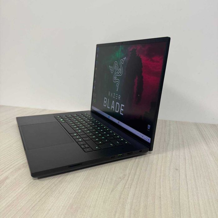 Razer Blade 16 4K miniLED 120Hz i9-13950HX 32GB SSD 2TB RTX 4090