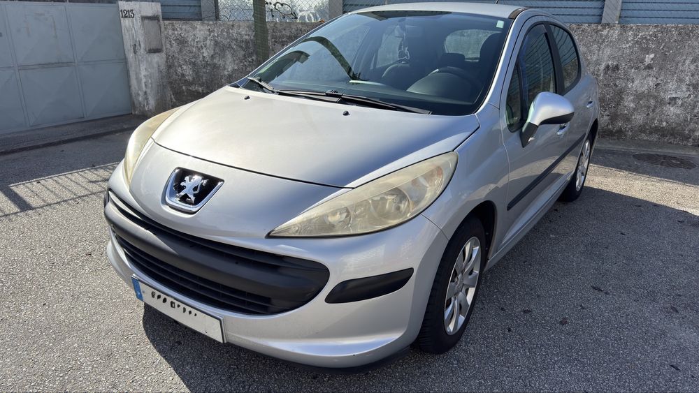 Peugeot 207 1.4 Trendy Gasolina (2008)