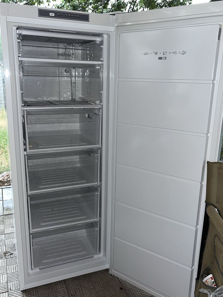 Морозильна камера Vestfrost VD205 FNW