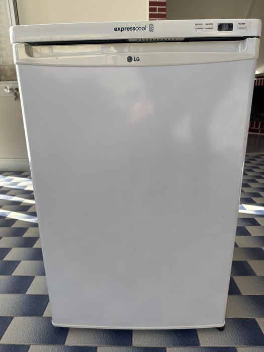 LG Express cool Mini congelador semi novo