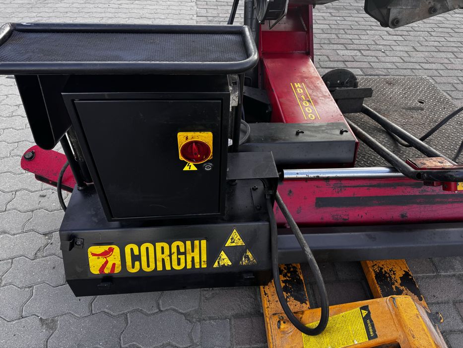 Шиномонтажний станок із захопленням диска 14 "-56" CORGHI