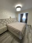 Квартира с ремонтом на Таирово Большая кухня-студия Под постановы