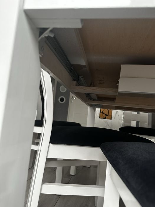 Stół plus 6 krzeseł