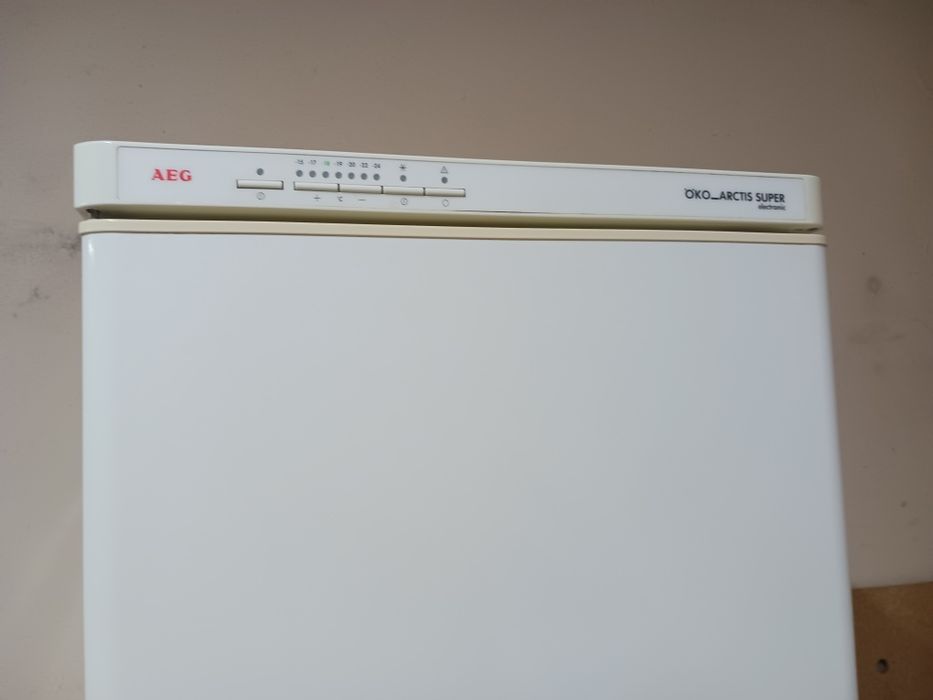 Vendo arca congeladora de gavetas AEG ...255 LITROS ,,,MEDIDAS 179 ALT