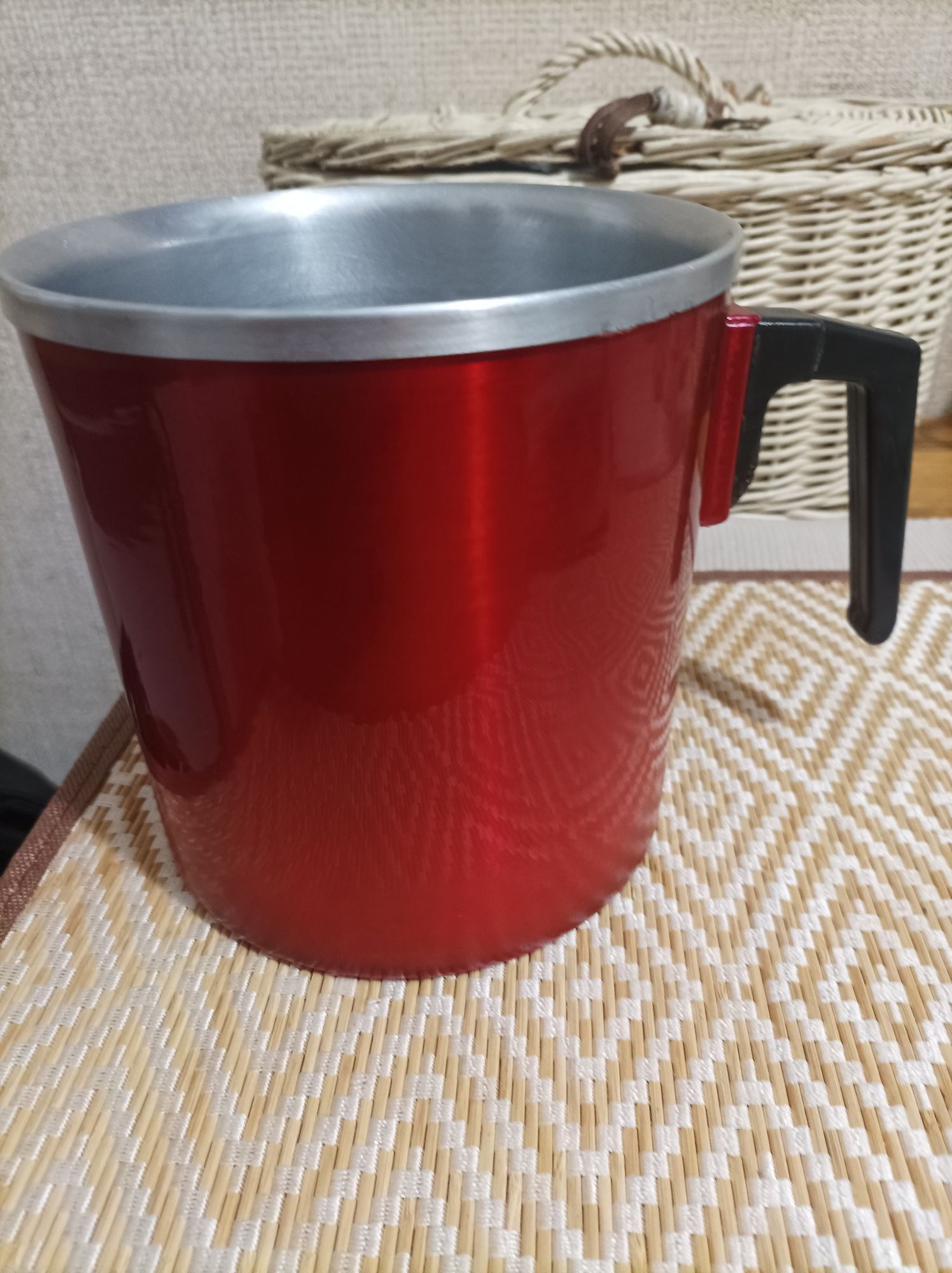 Garnek do gotowania mleka
