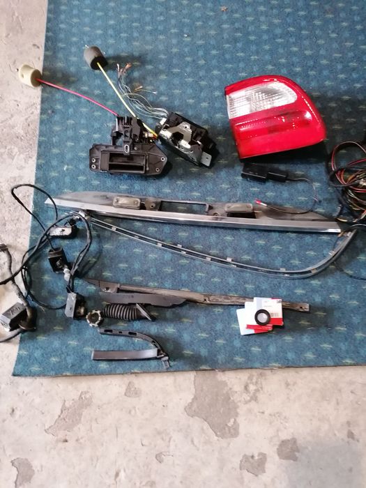 Стекло задней крышки багажника