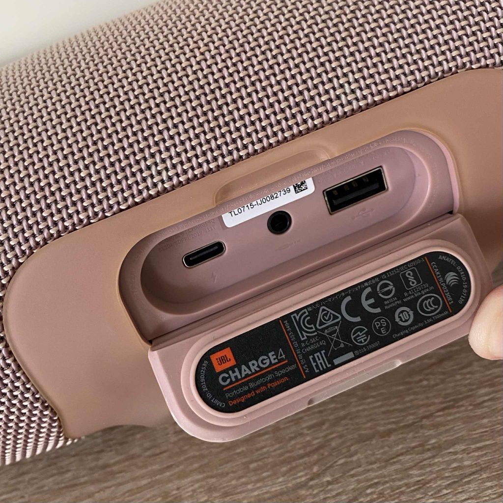 JBL 4 Charge różowy używany w bardzo dobrym stanie
