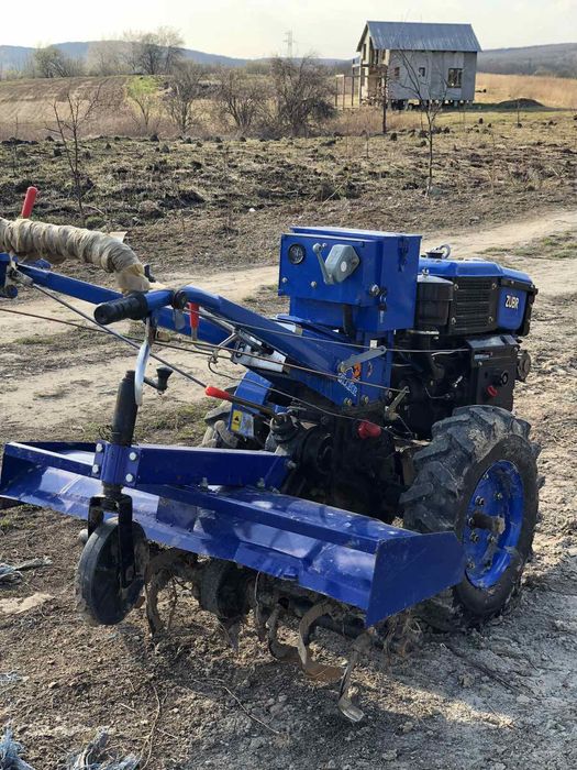 Мотоблок 12кінських сил