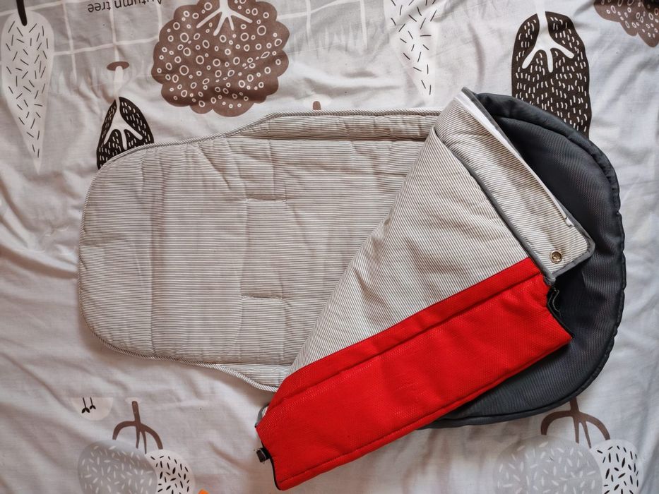 Alcofa da Marca Pré-Natal e mochila da Chicco