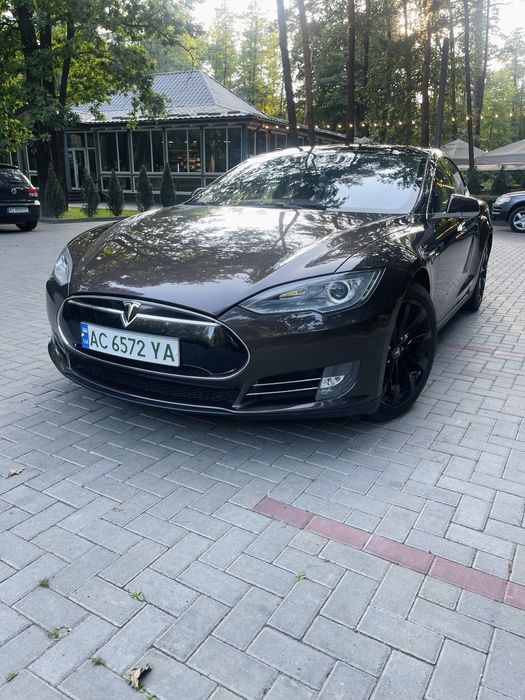 Тесла Модель S 85kw Європа