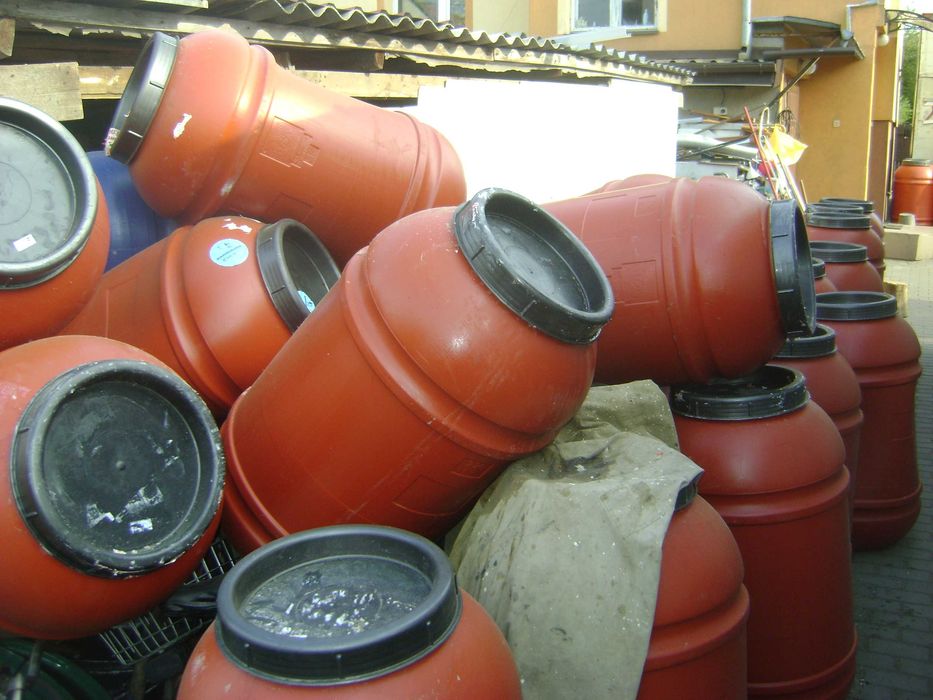 sprzedam beczki plastikowe po produktach spozywczych 220l-100zl
