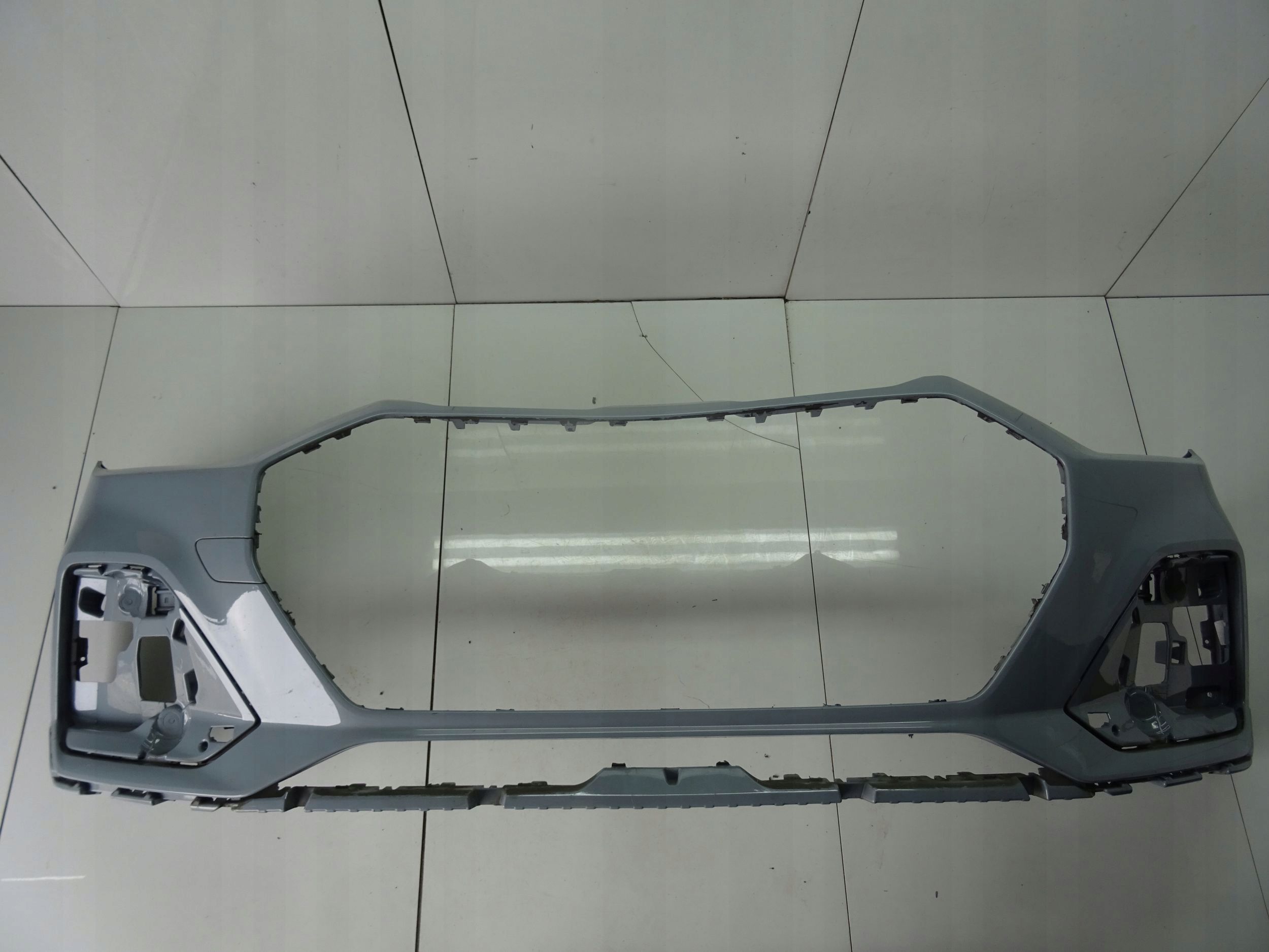 Audi A1 2019 zderzak przedni