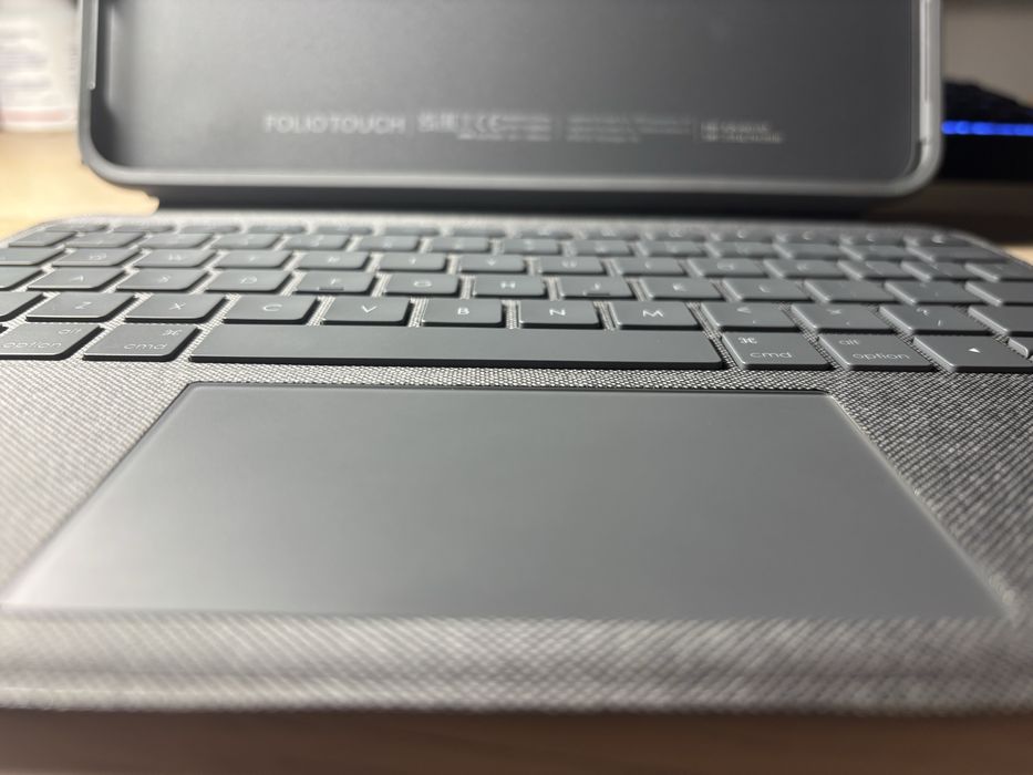 Logitech Folio Touch Ipad Air ( 4 i 5 generacja)