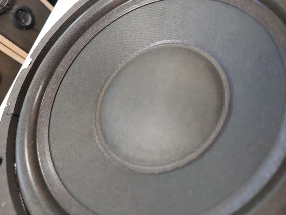 Автомобильный мидбасовые динамики 20см увеличенной мощности. 2х5,6ом