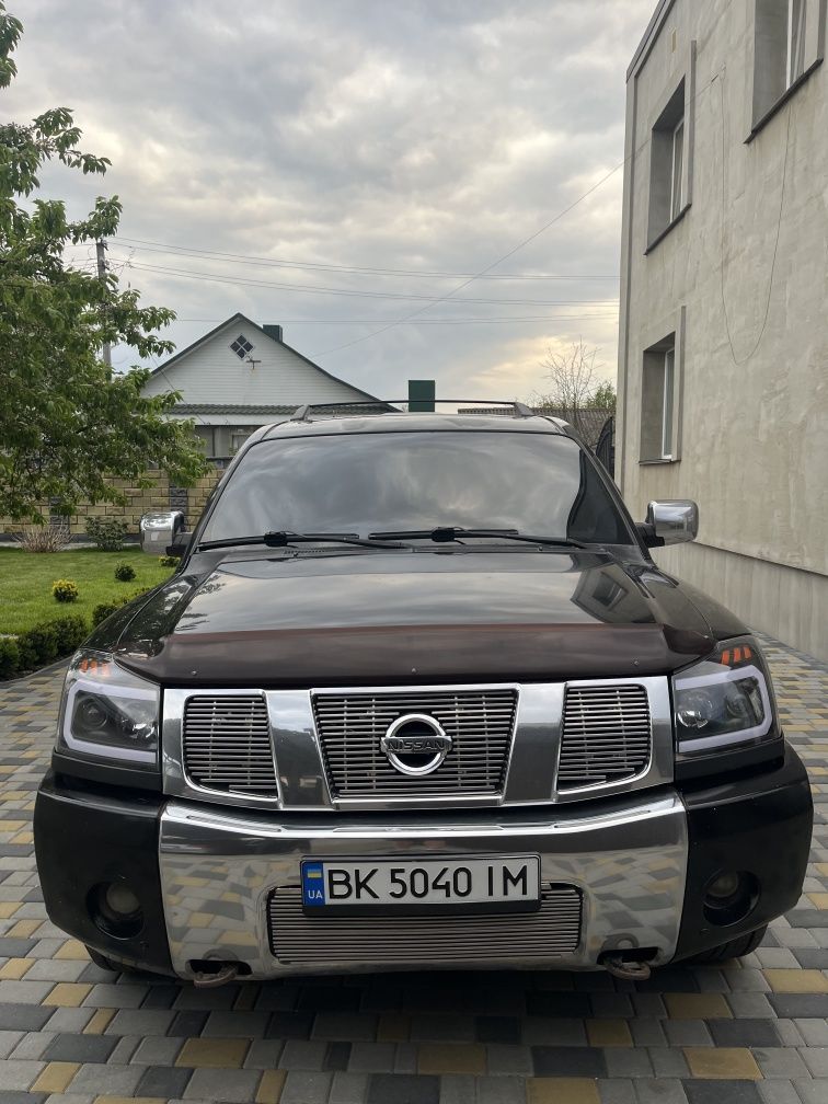 Власне авто Nissan Armada