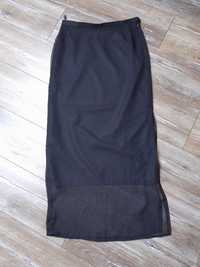 Czarna długa spódnica