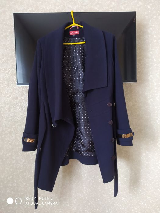 Продам кашемировые пальто,синего цвета.С поясом. .Состояние отличное