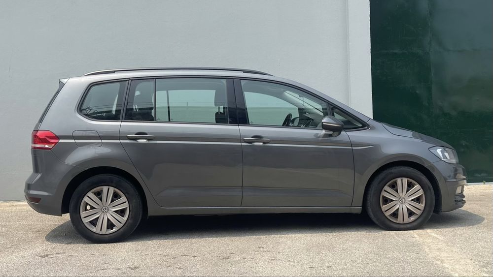 Volkwagen Touran Confortline DSG A MELHOR OFERTA LEVA