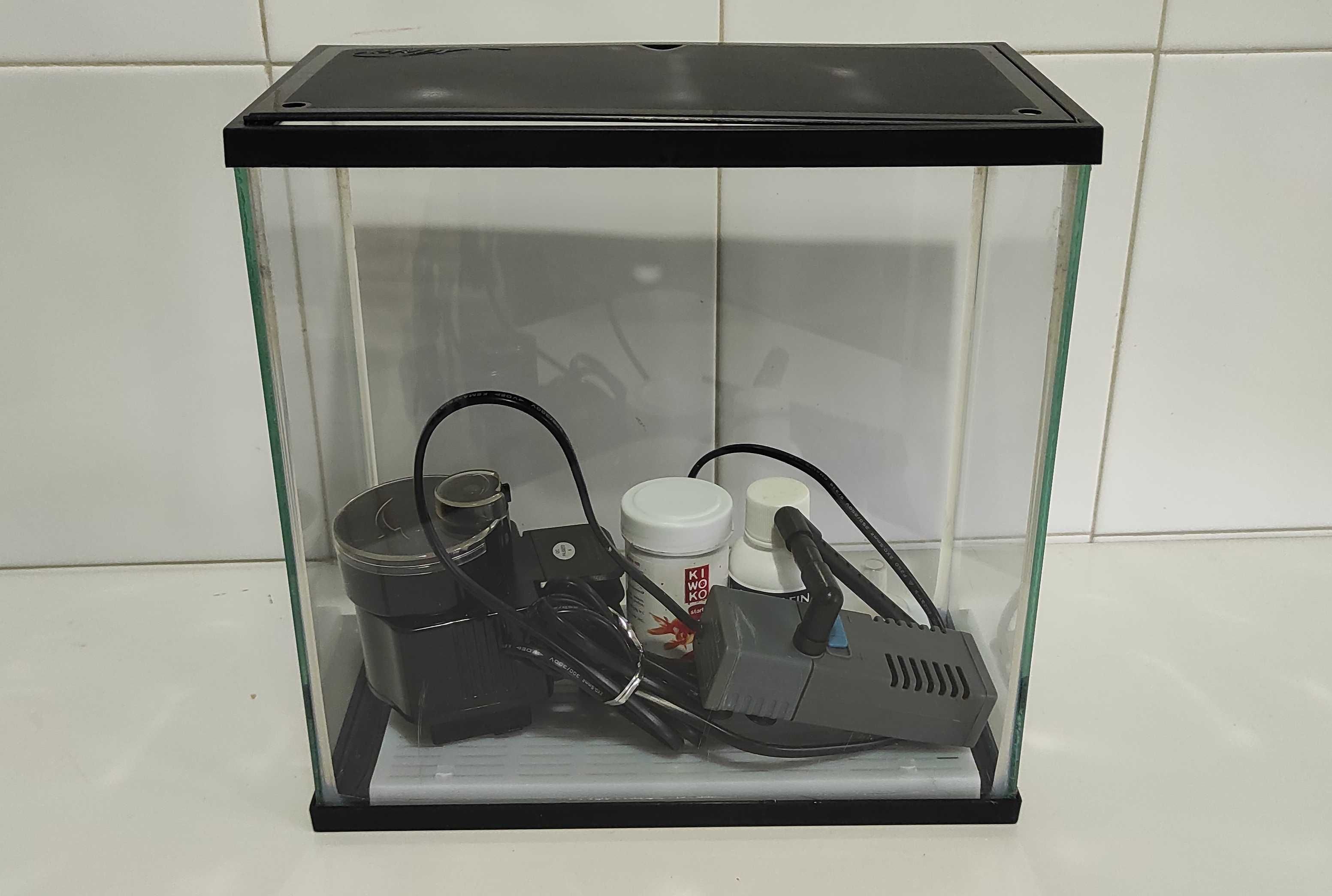 Aquário AQUAPOR com 27cm