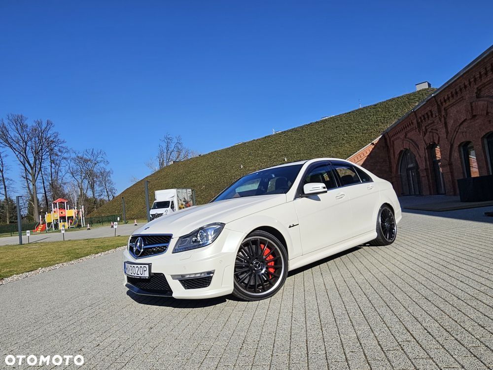 Mercedes C63 AMG Performance