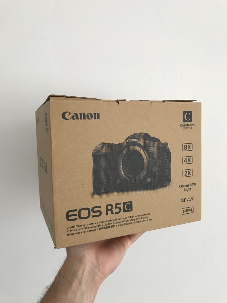 Цифрова 8K кінокамера для фото, відео та кінозйомок Canon EOS R5C