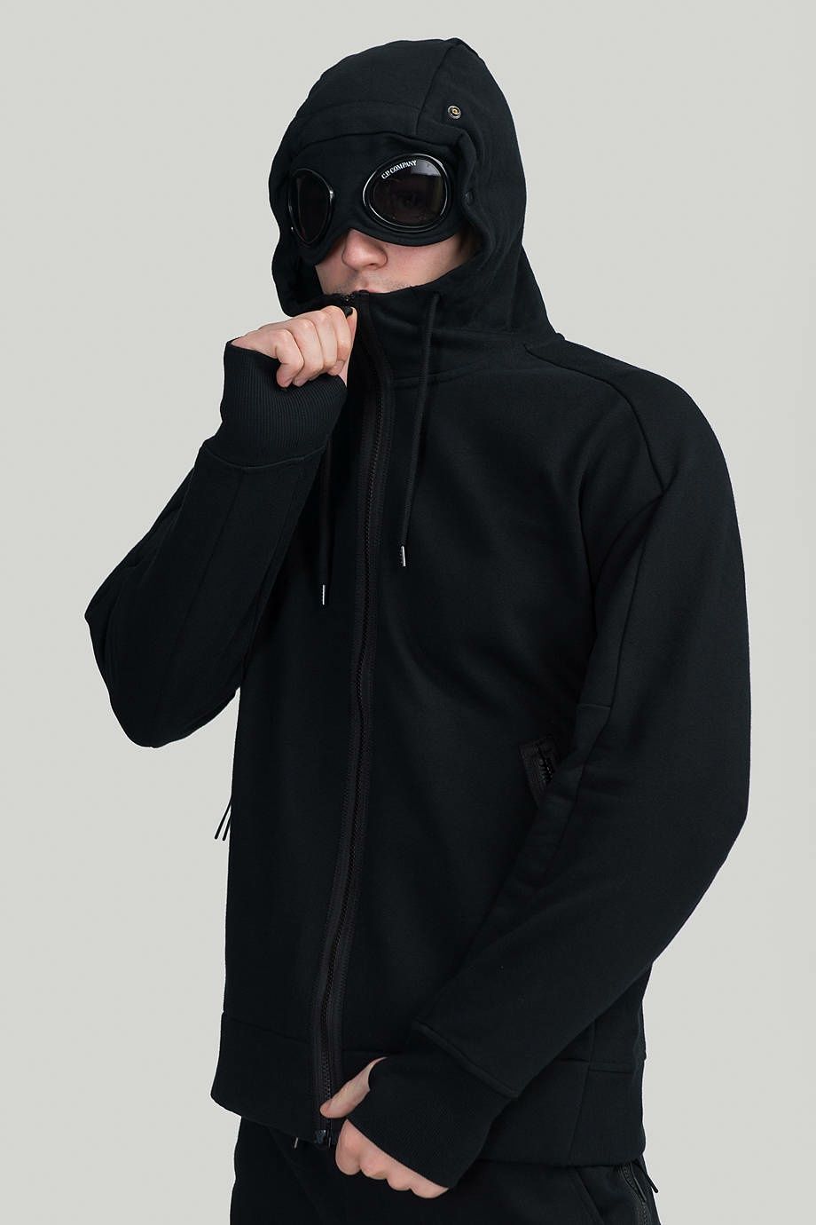 Продам кофту CP Compani