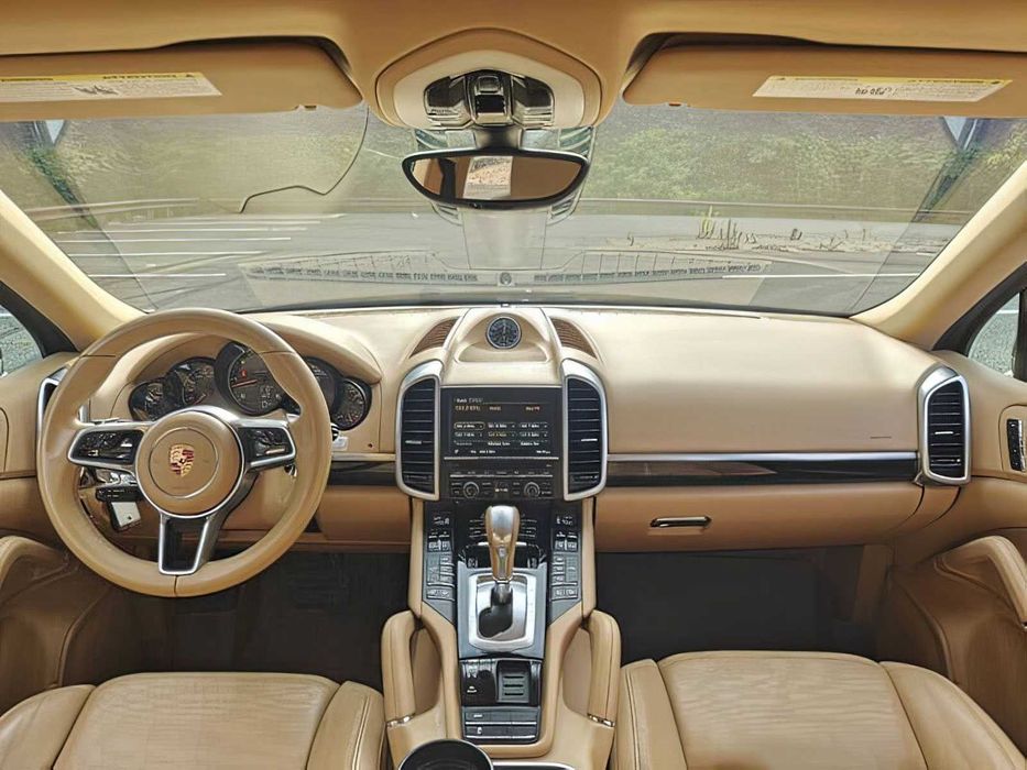 Porsche Cayenne      2015