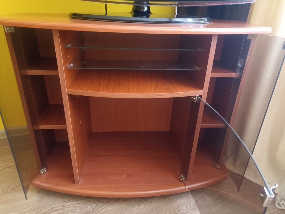 Тумбочка під телевізор