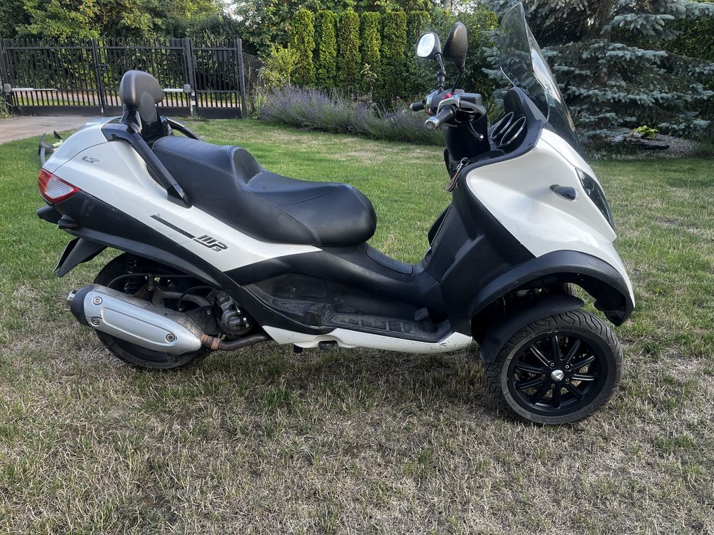 Piaggio MP3 bialy