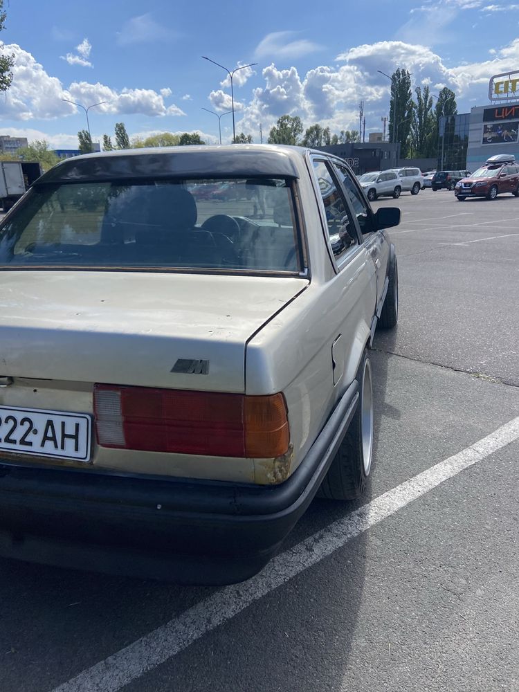 Продам BMW е30 на двигетели м43 1,9
