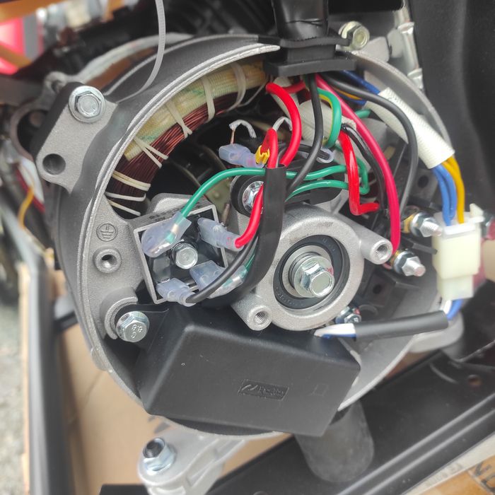 Генератор новий 3 Кл.ват