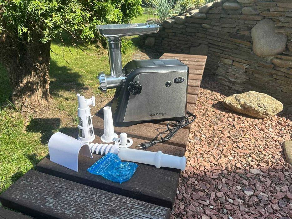 Электромясорубка  3️⃣0️⃣0️⃣0️⃣W + насадка для колбас + соковыжималка‼️